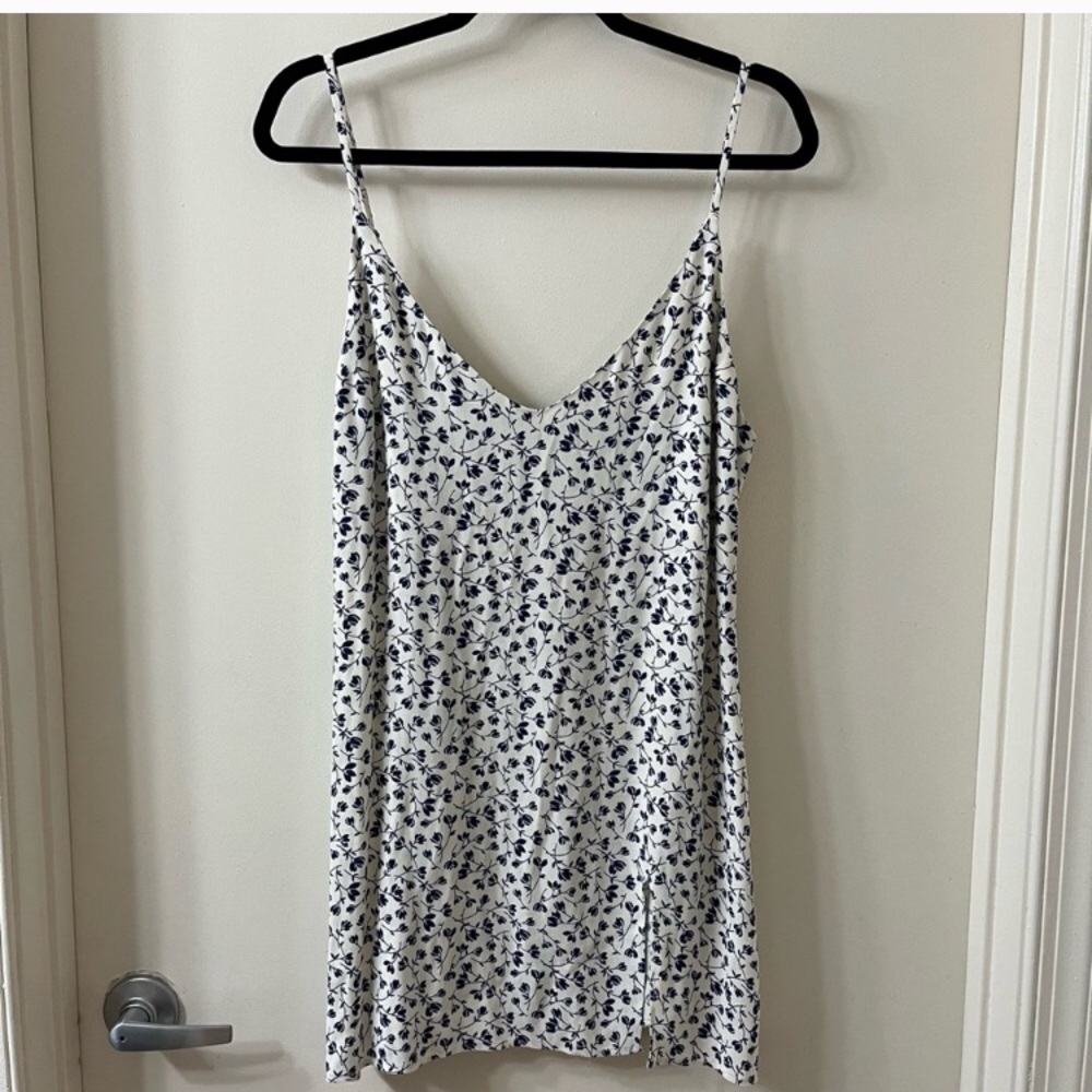 Worn Once! Reformation Marlowe in blue floral